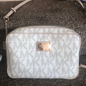 Michael kors crossbody